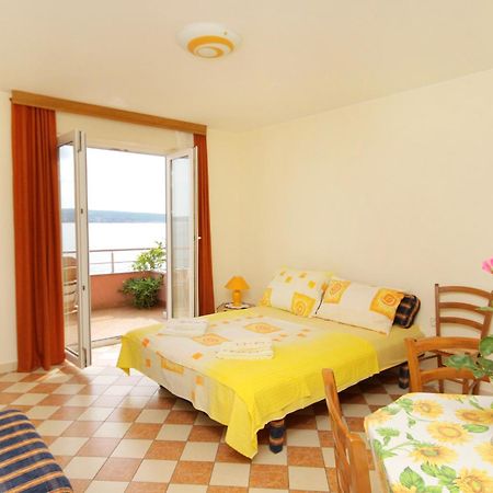 Apartments By The Sea Crikvenica - 2354 Rom bilde