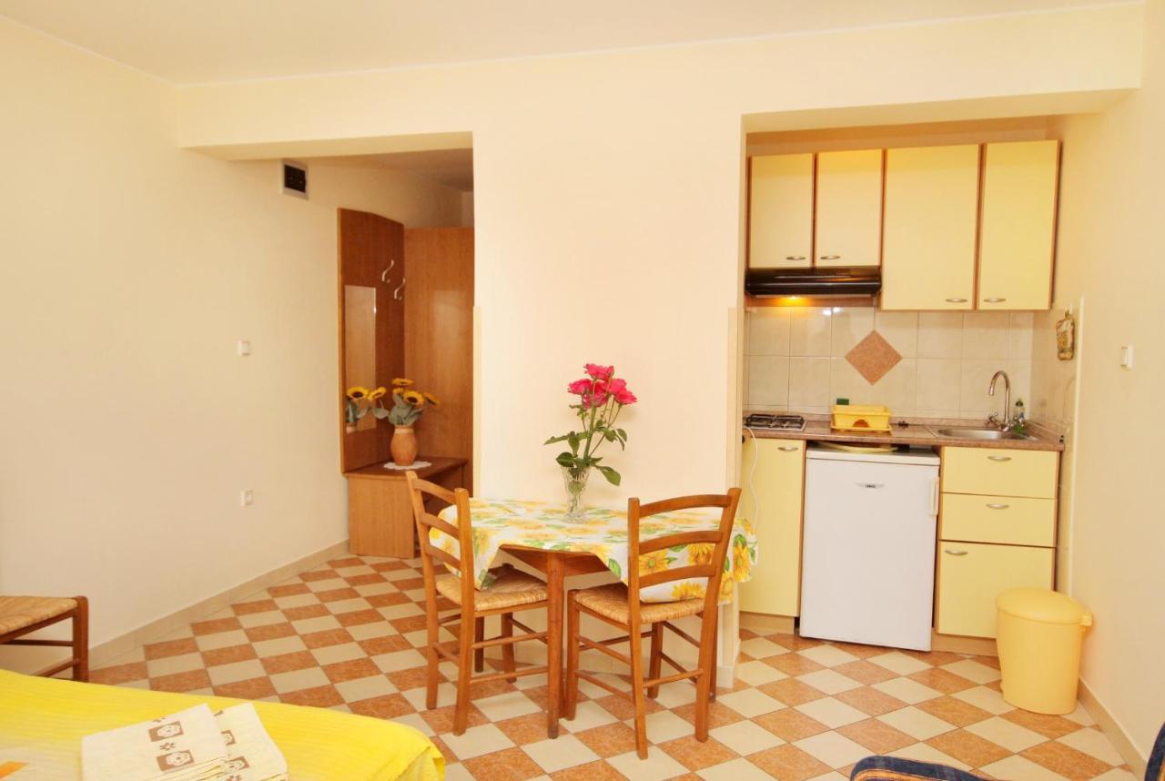 Apartments By The Sea Crikvenica - 2354 Eksteriør bilde